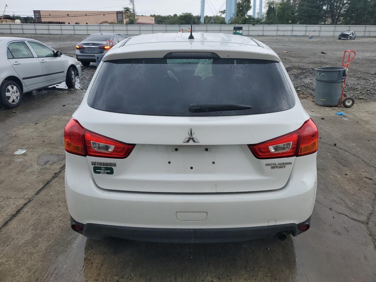 2015 MITSUBISHI OUTLANDER - Фото 6