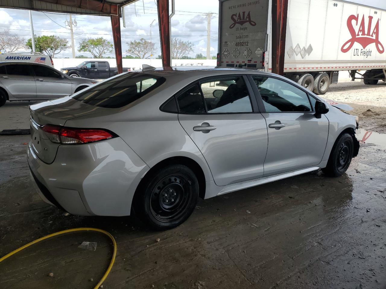 2022 TOYOTA COROLLA LE - Image 3
