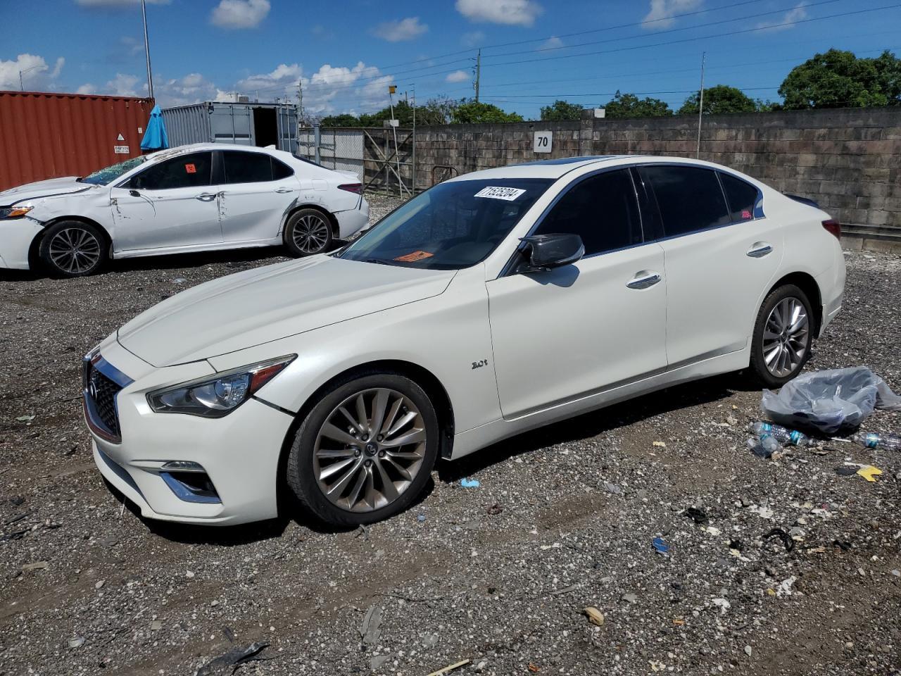 2018 INFINITI Q50 LUXE
