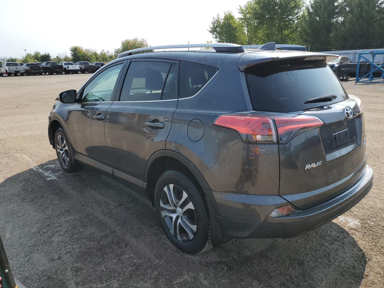 2017 TOYOTA RAV4 LE - Фото 2