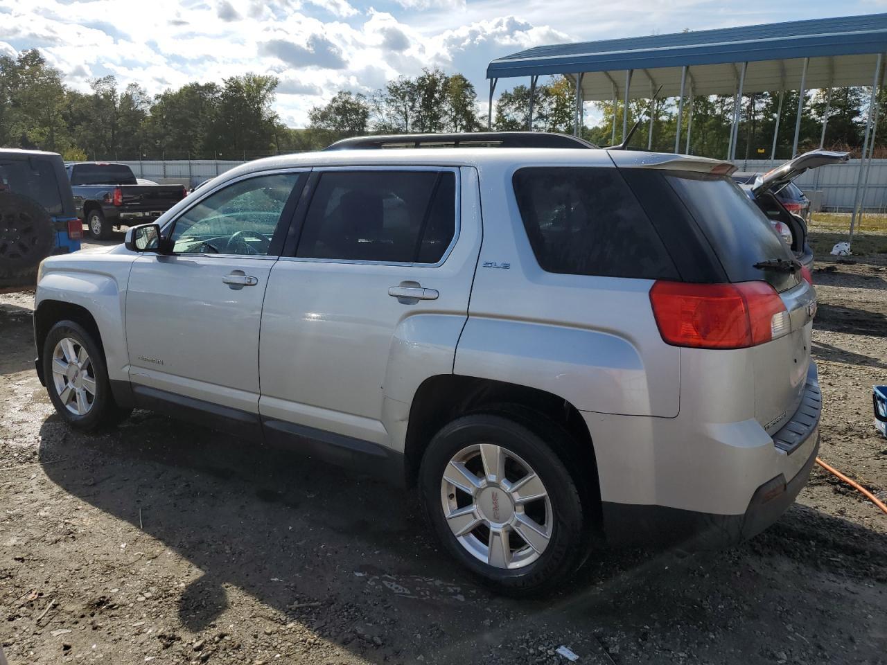 2012 GMC TERRAIN SL - Image 2