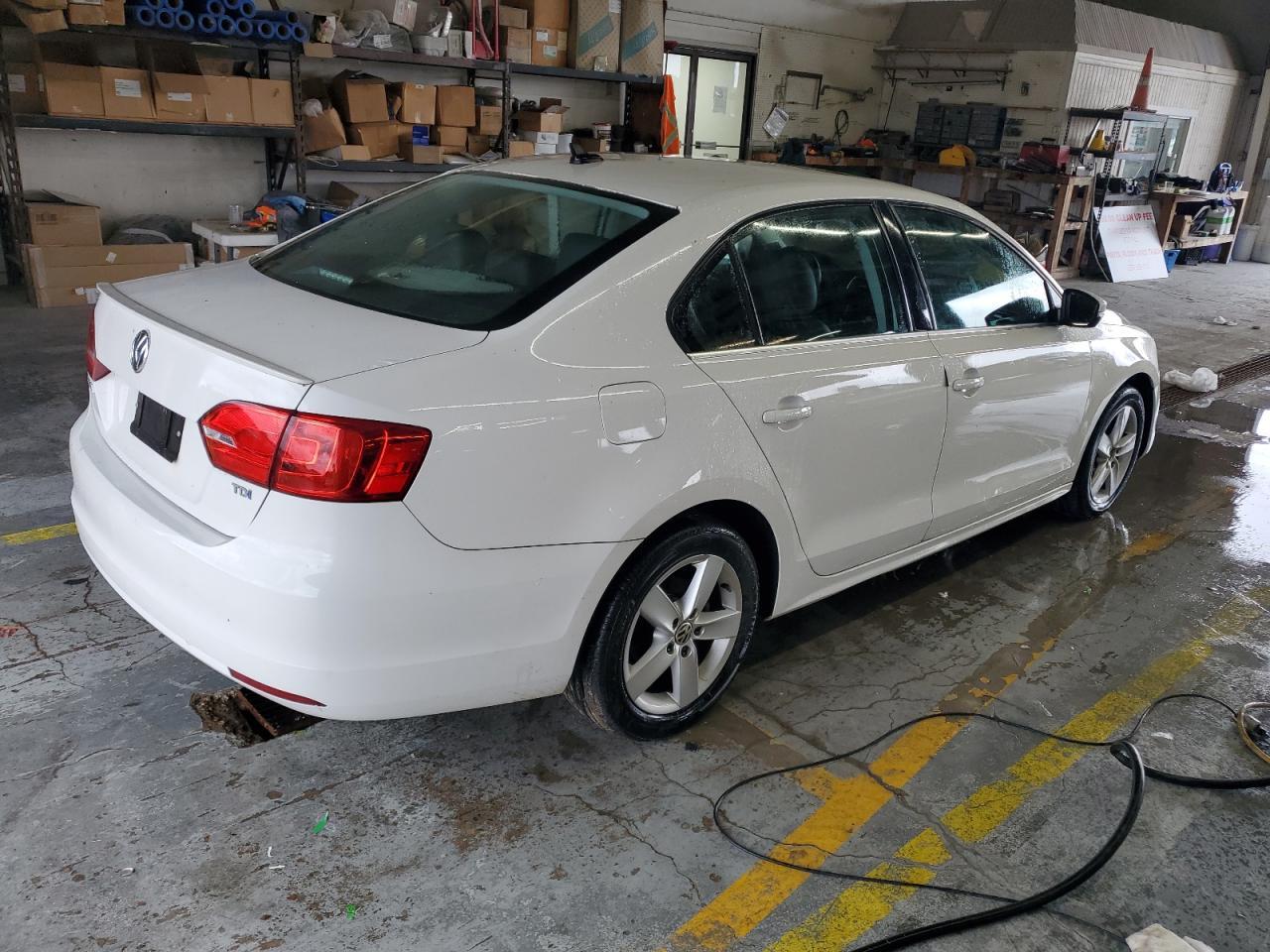 2013 VOLKSWAGEN JETTA TDI - Фото 3