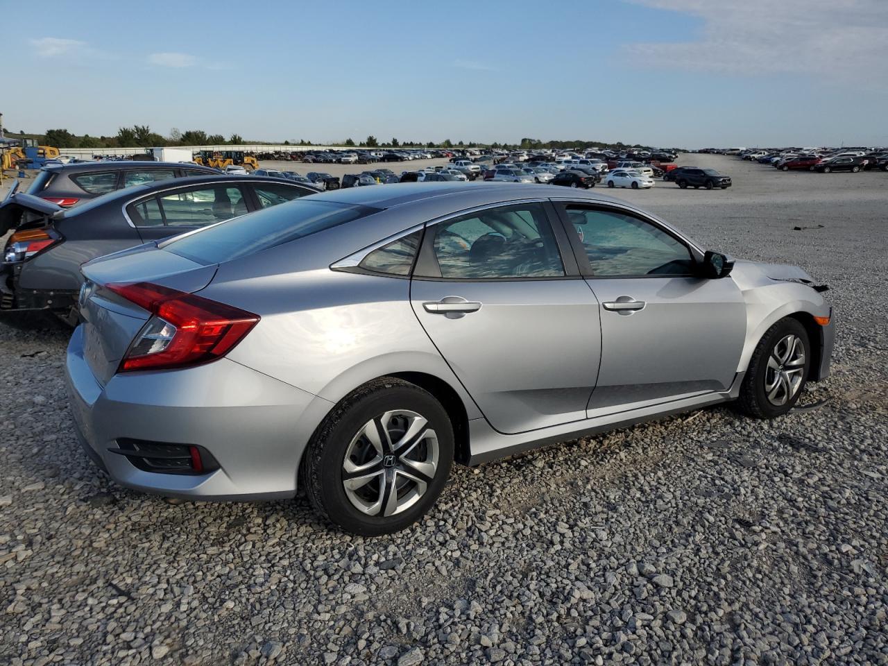 2017 HONDA CIVIC LX - Фото 3