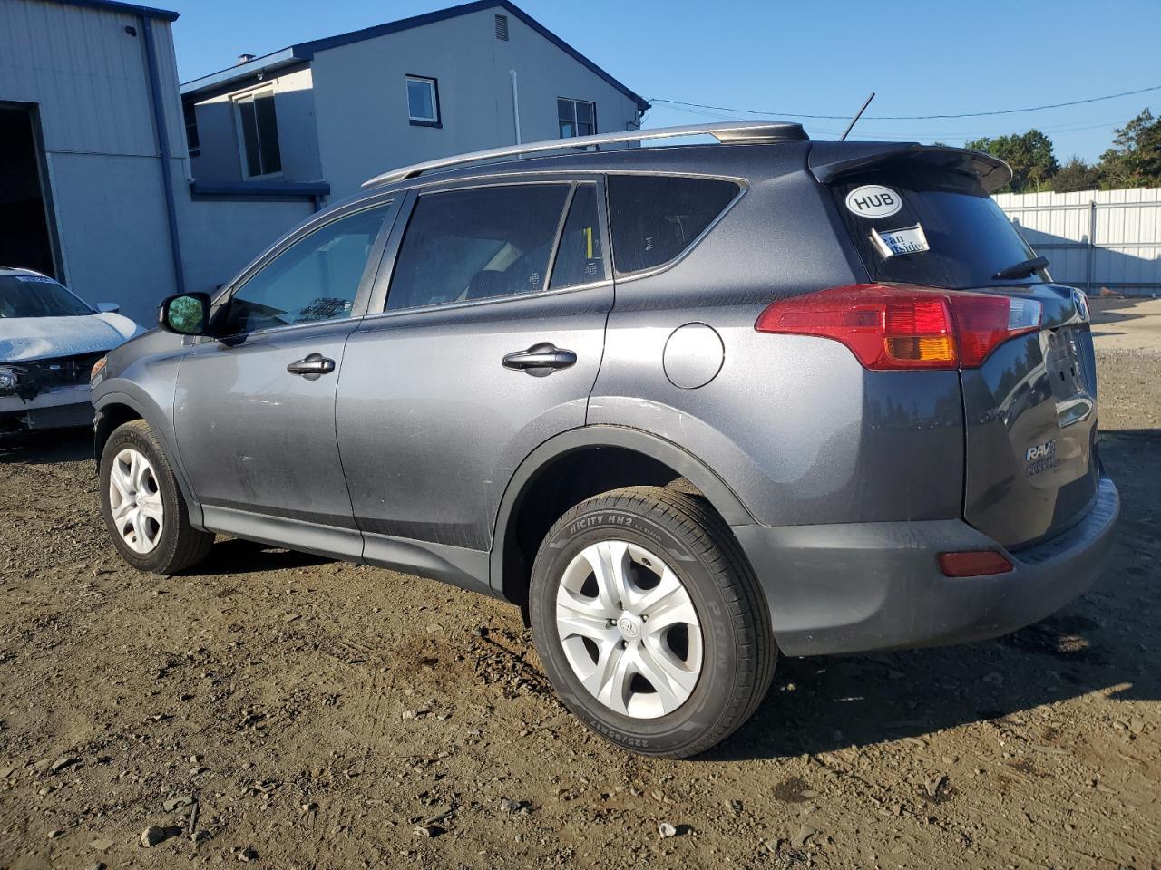 2015 TOYOTA RAV4 LE - Фото 2