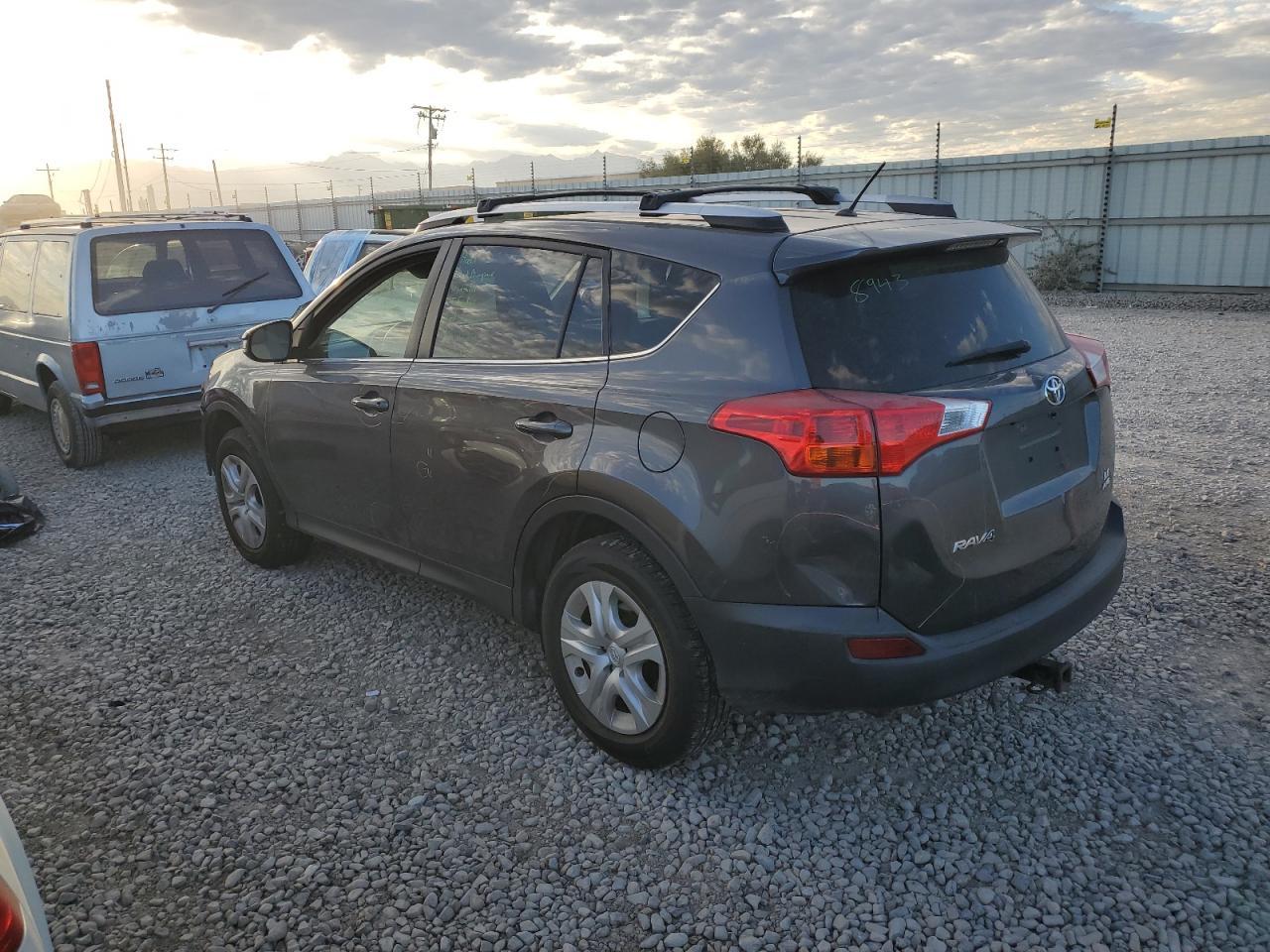 2015 TOYOTA RAV4 LE - Фото 2