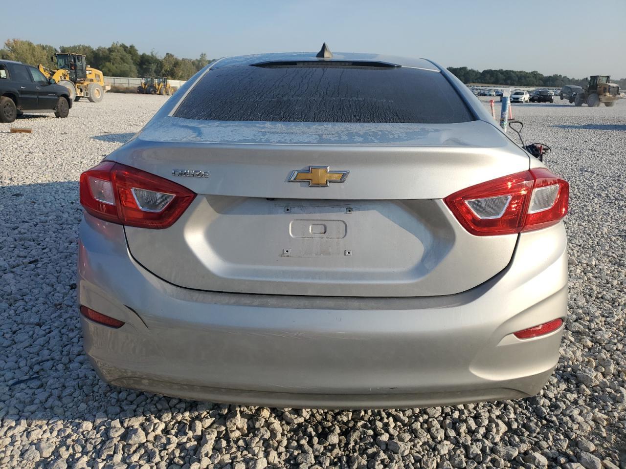 2017 CHEVROLET CRUZE LS - Image 6
