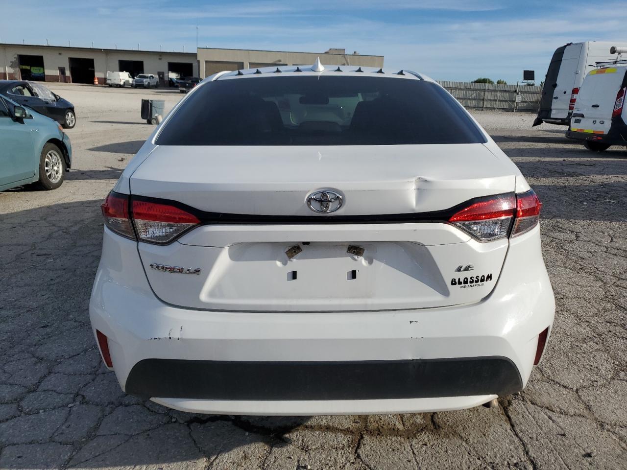 2021 TOYOTA COROLLA LE - Фото 6