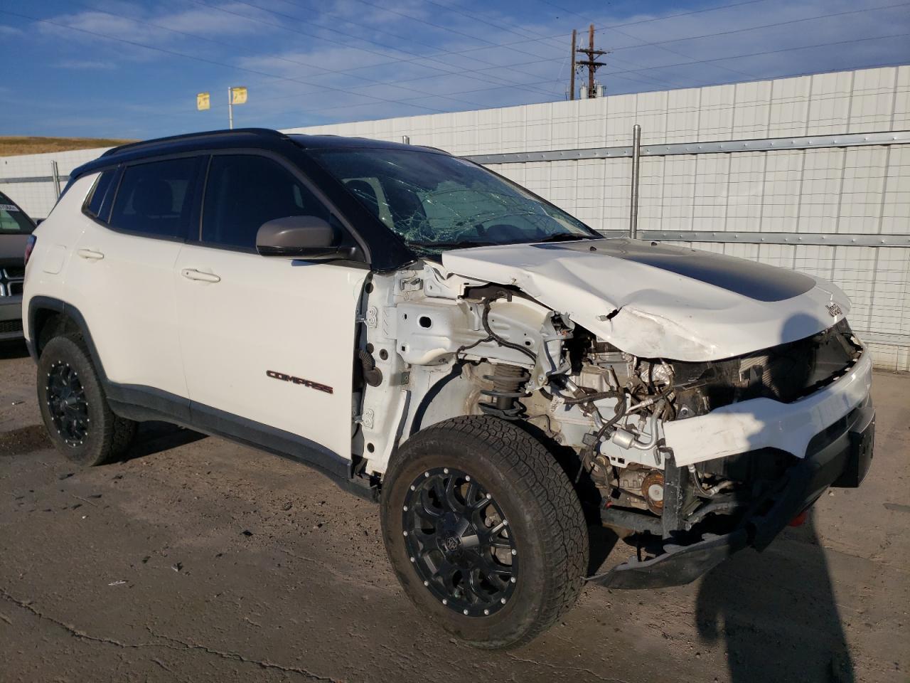 2019 JEEP COMPASS TR - Image 4