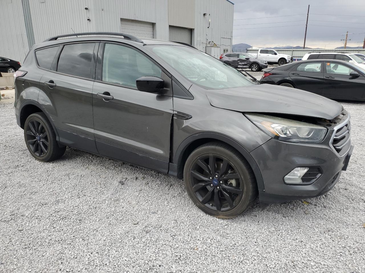 2017 FORD ESCAPE SE - Image 4