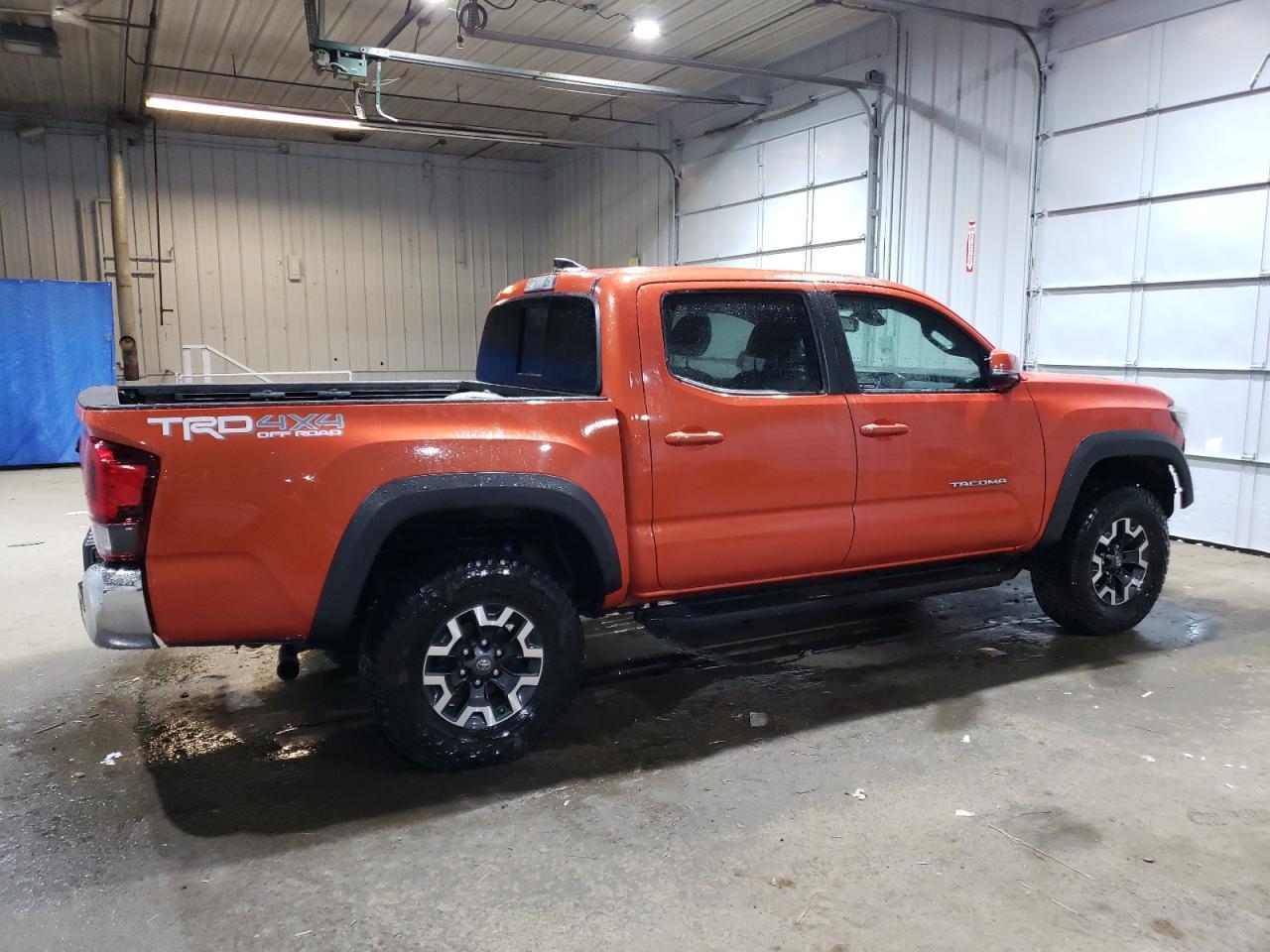 2018 TOYOTA TACOMA DOU - Фото 3