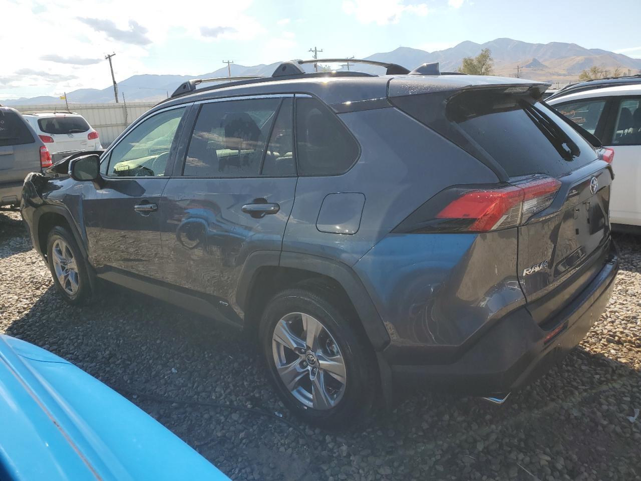 2022 TOYOTA RAV4 XLE - Фото 2