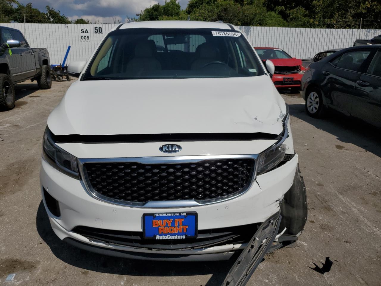 2017 KIA SEDONA LX - Фото 5