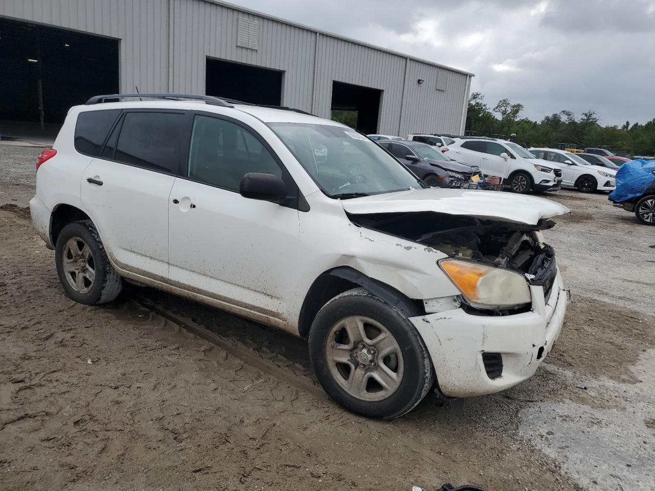 2011 TOYOTA RAV4 - Фото 4