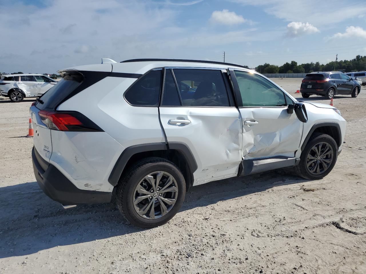 2024 TOYOTA RAV4 XLE P - Image 3