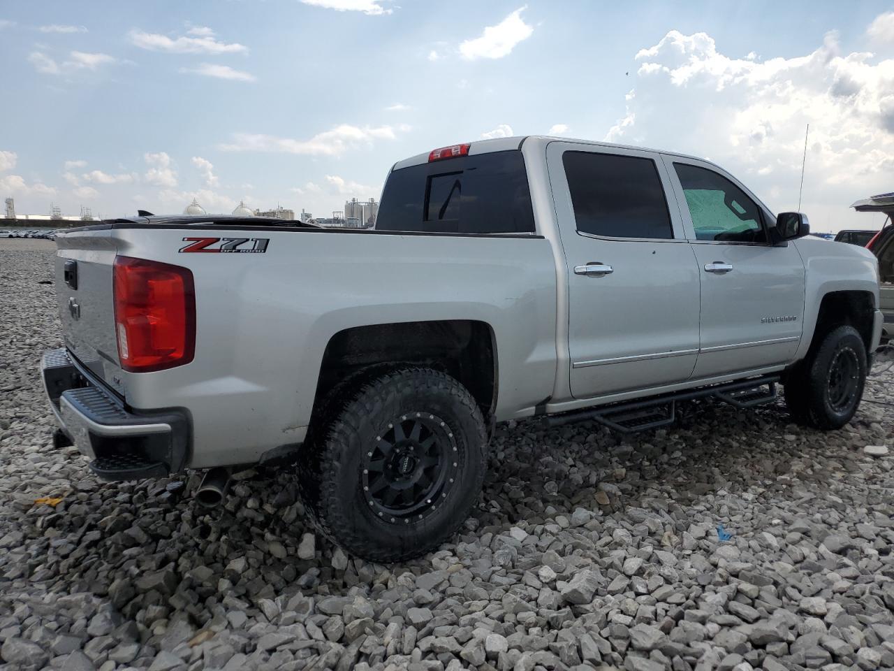 2018 CHEVROLET SILVERADO - Фото 3