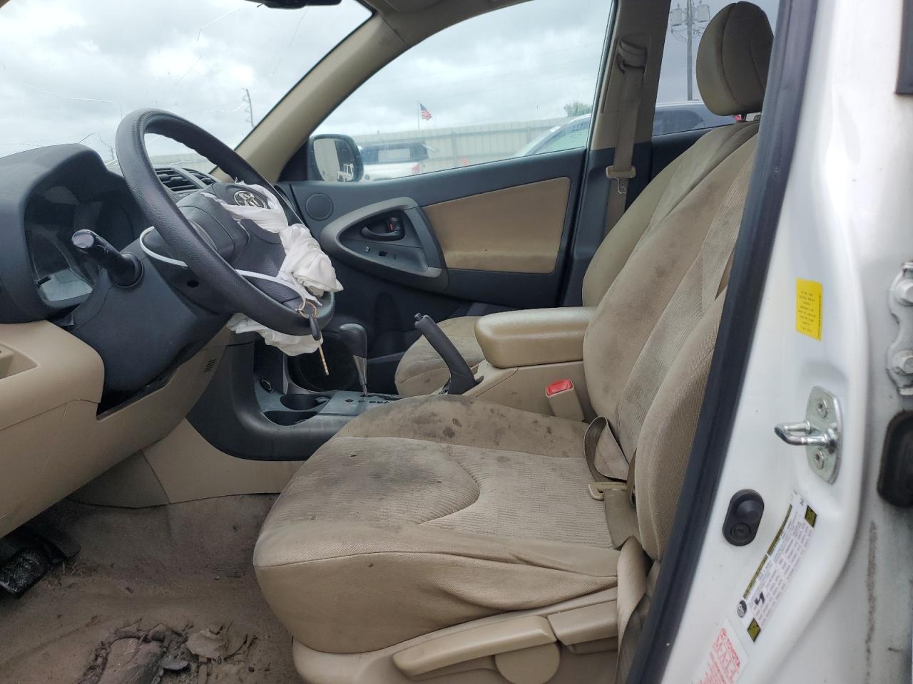 2011 TOYOTA RAV4 - Фото 7