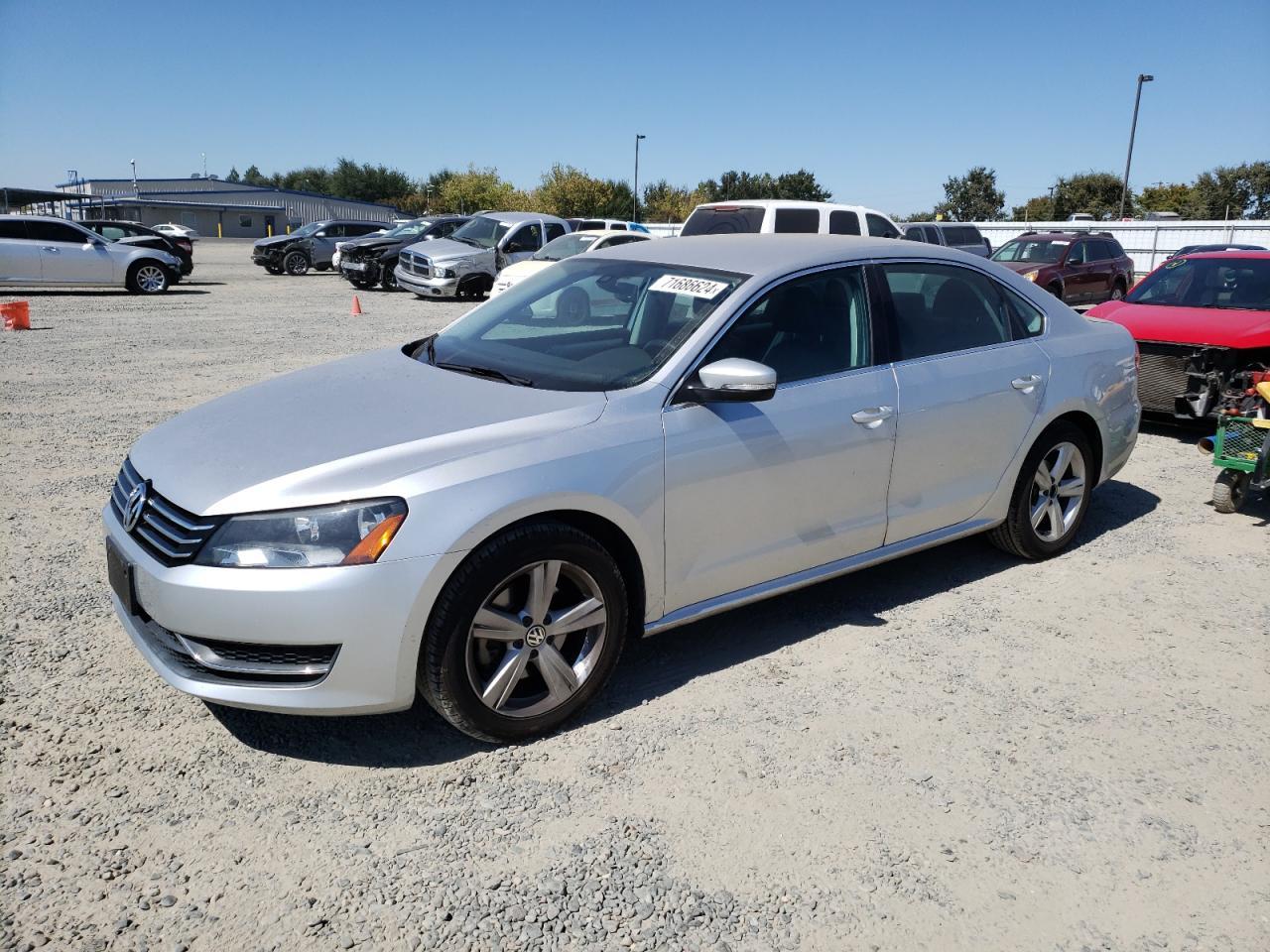 2013 VOLKSWAGEN PASSAT SE