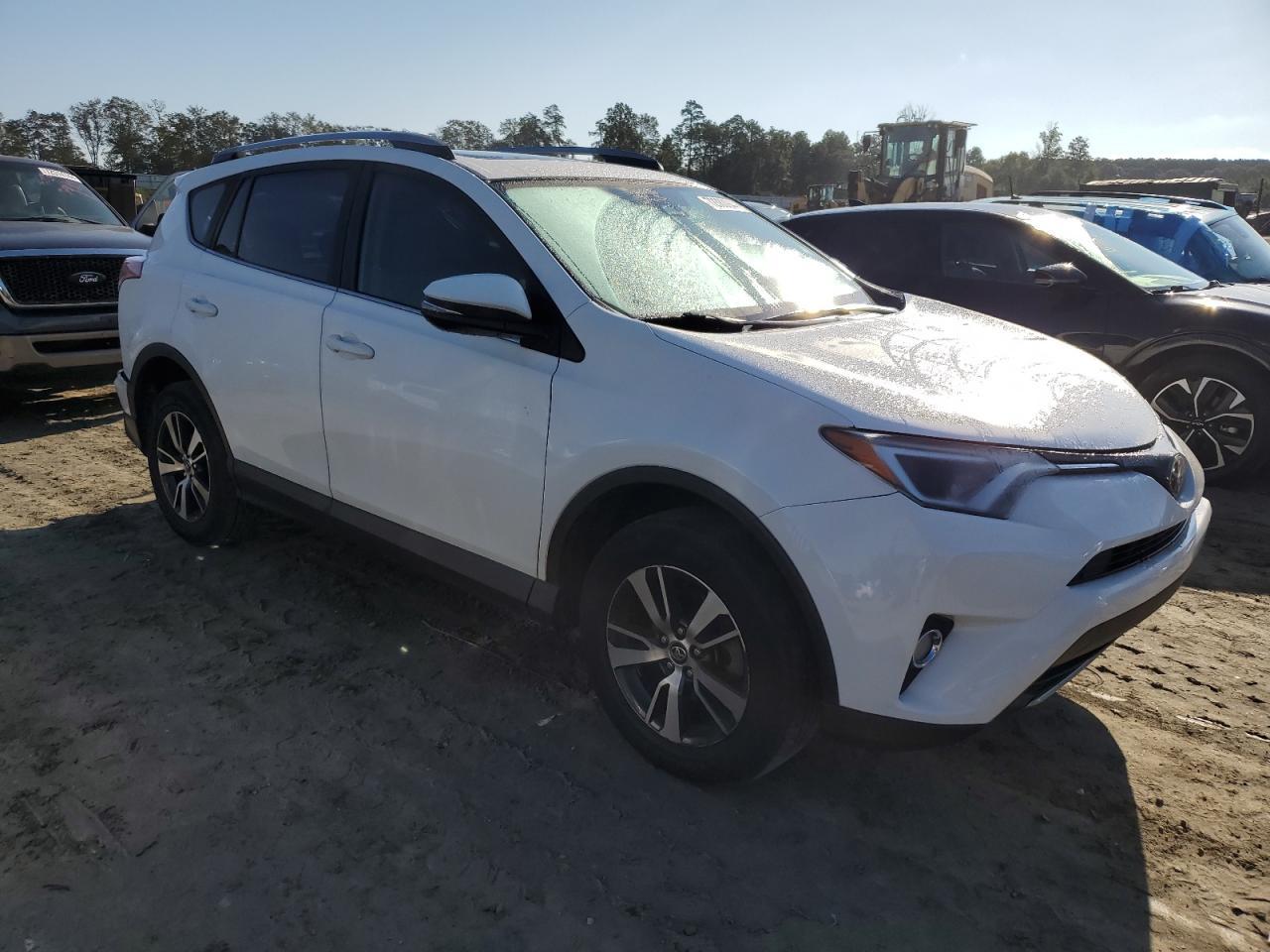 2017 TOYOTA RAV4 XLE - Фото 4