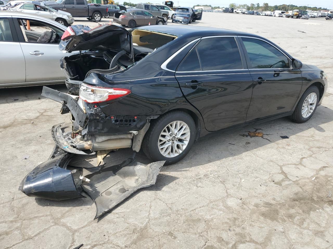 2017 TOYOTA CAMRY LE - Image 3