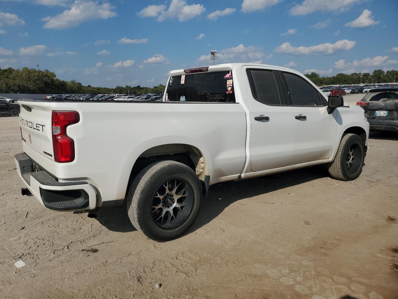 2021 CHEVROLET SILVERADO - Image 3