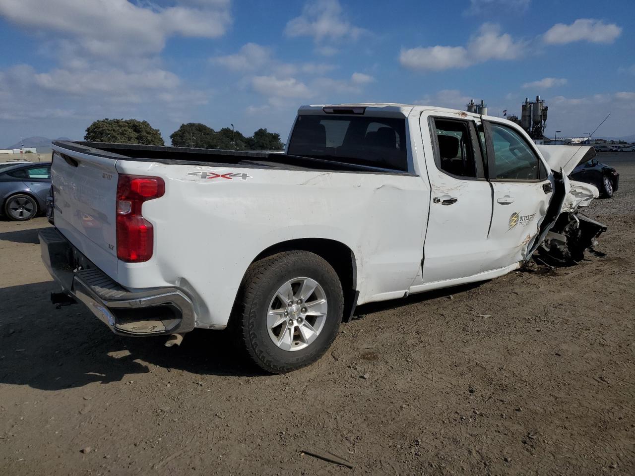 2021 CHEVROLET SILVERADO - Фото 3