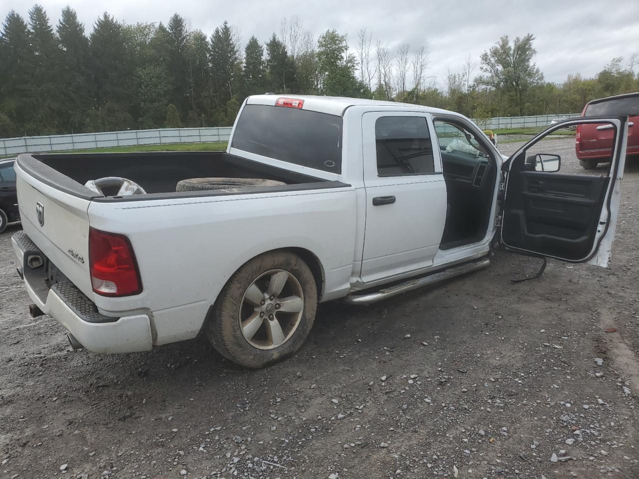 2014 RAM 1500 ST - Image 3