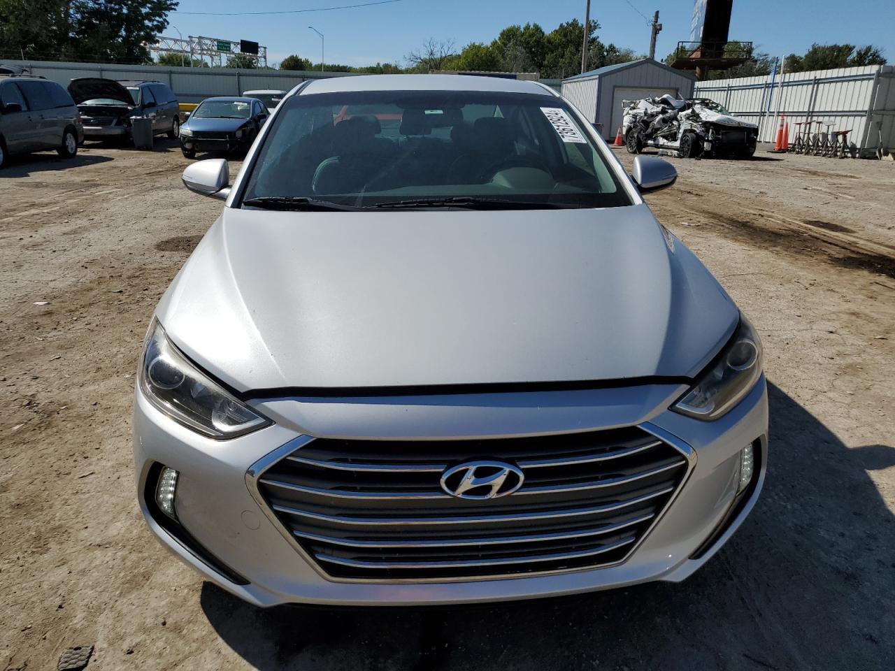 2017 HYUNDAI ELANTRA SE - Image 5