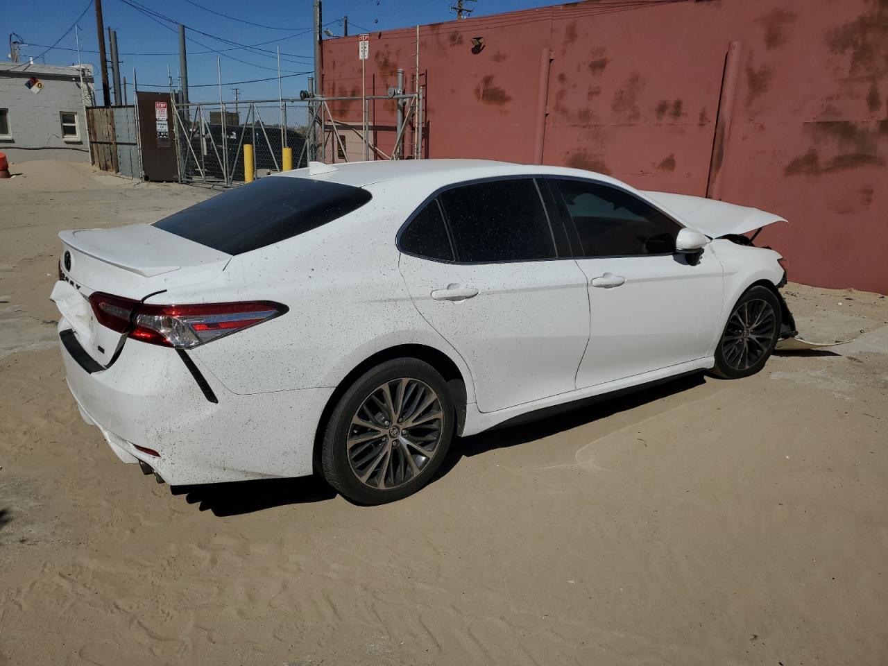 2020 TOYOTA CAMRY SE - Image 3