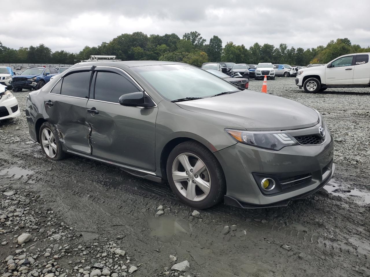 2014 TOYOTA CAMRY L - Image 4