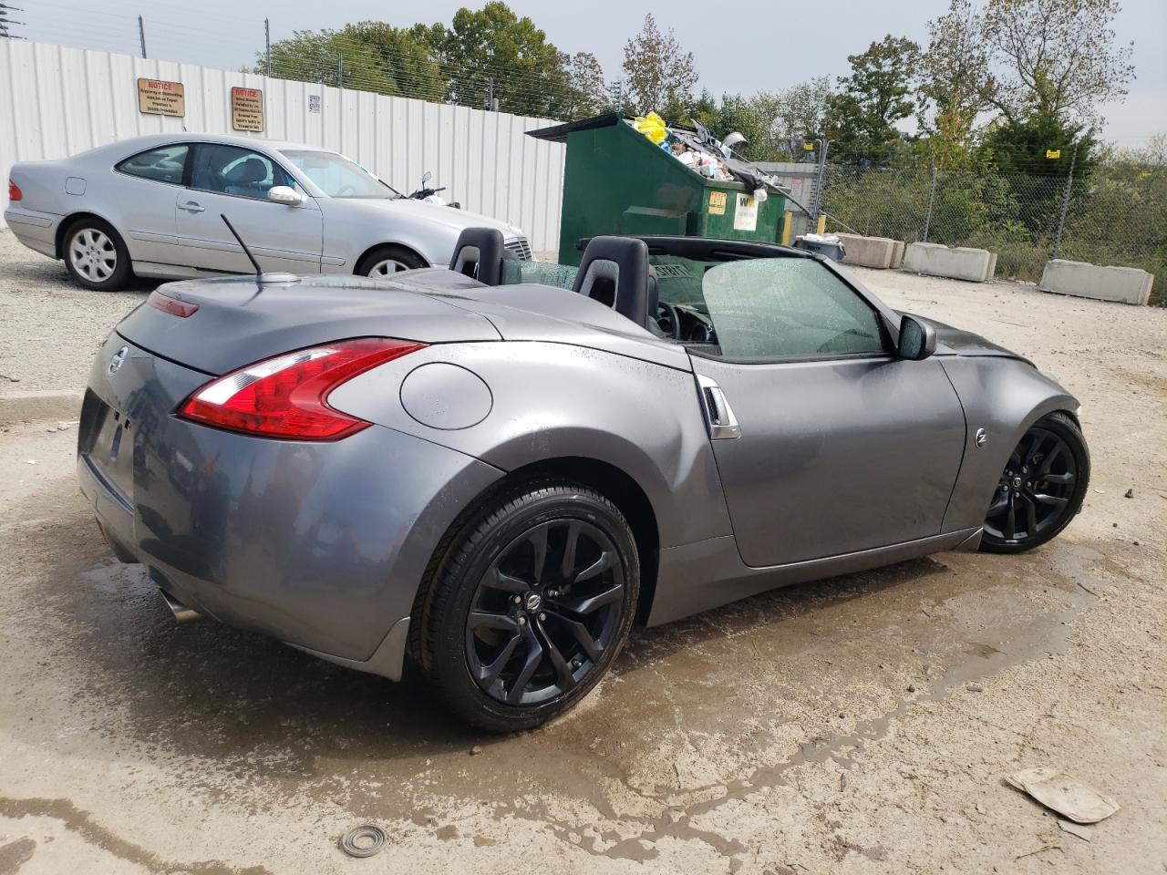 2016 NISSAN 370Z BASE - Фото 3