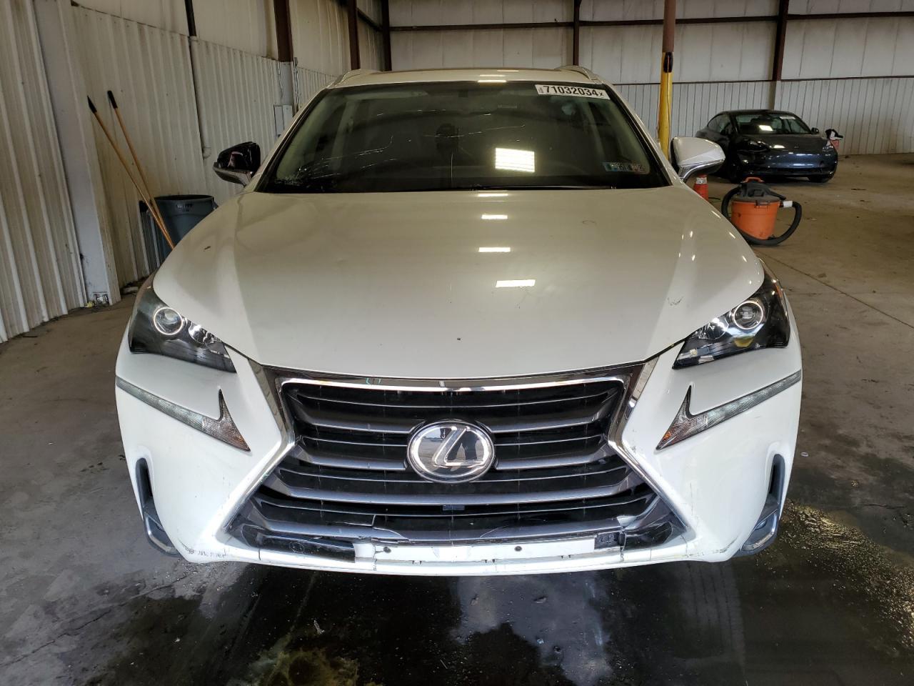 2017 LEXUS NX 200T BA - Фото 5