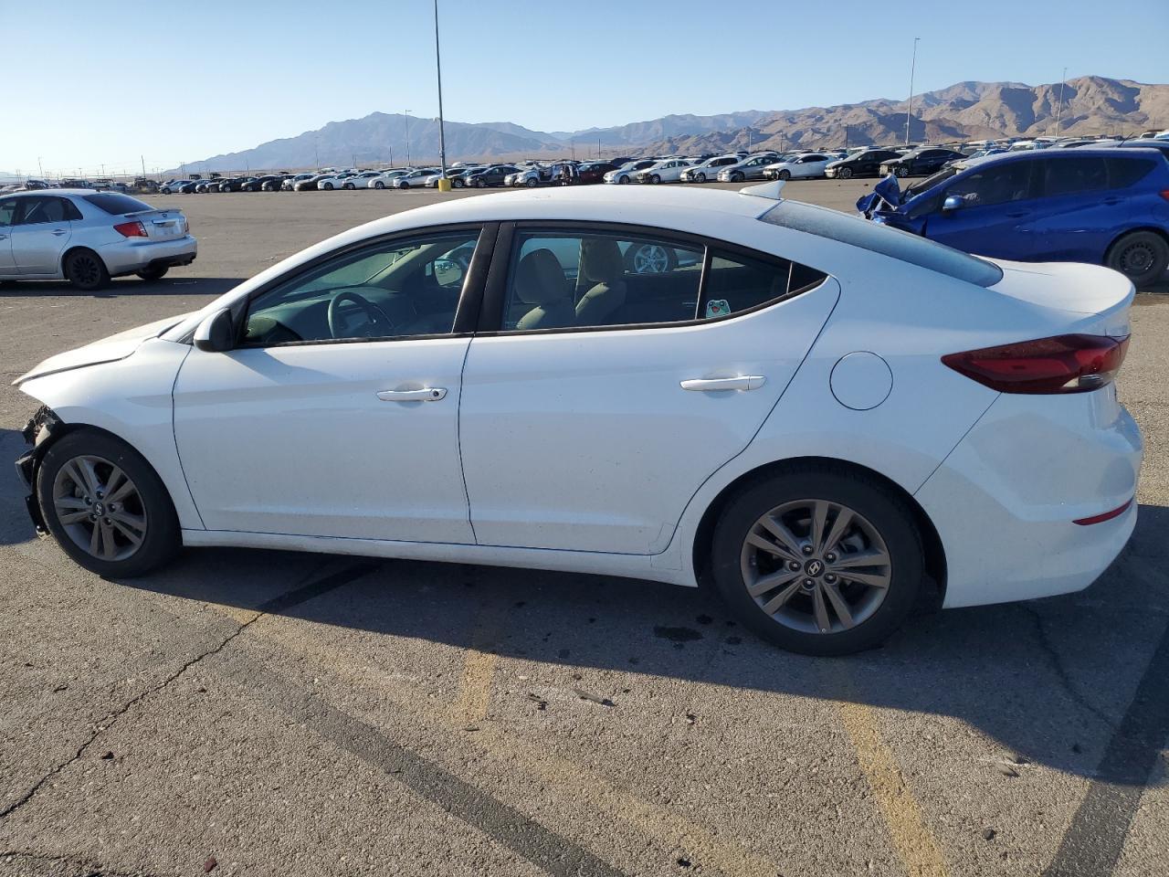 2018 HYUNDAI ELANTRA SE - Фото 2