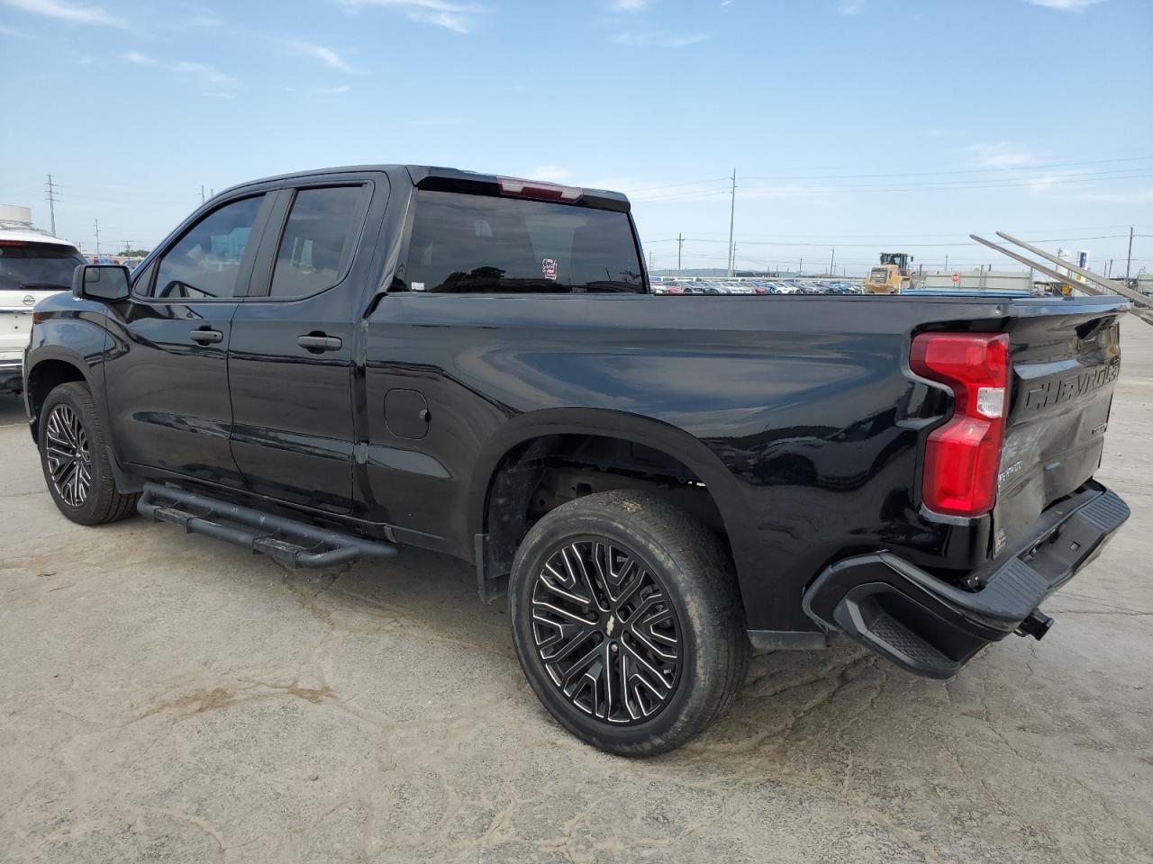 2019 CHEVROLET SILVERADO - Image 2