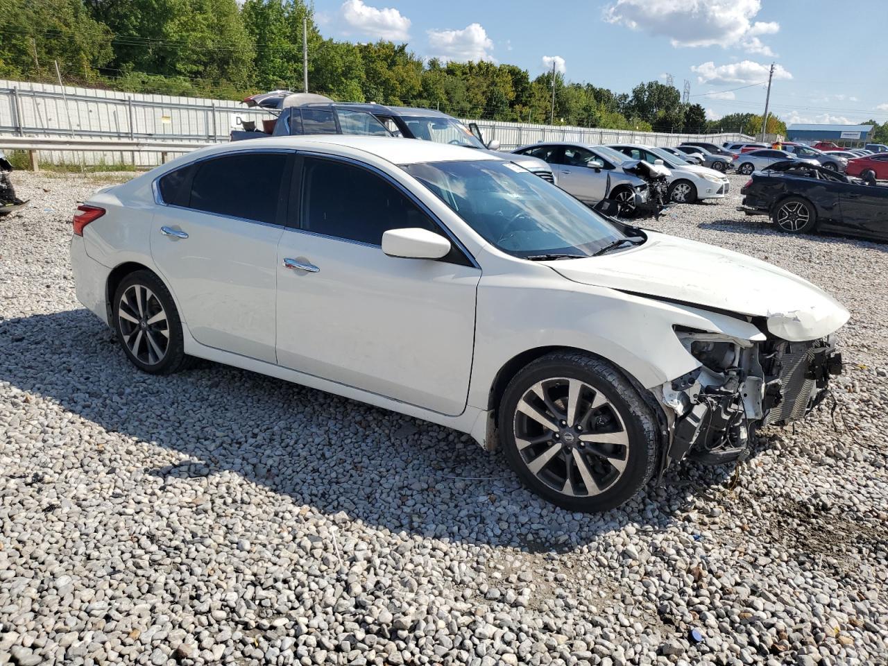2017 NISSAN ALTIMA 2.5 - Фото 4