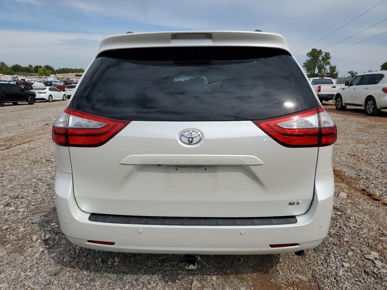 2015 TOYOTA SIENNA XLE - Фото 6