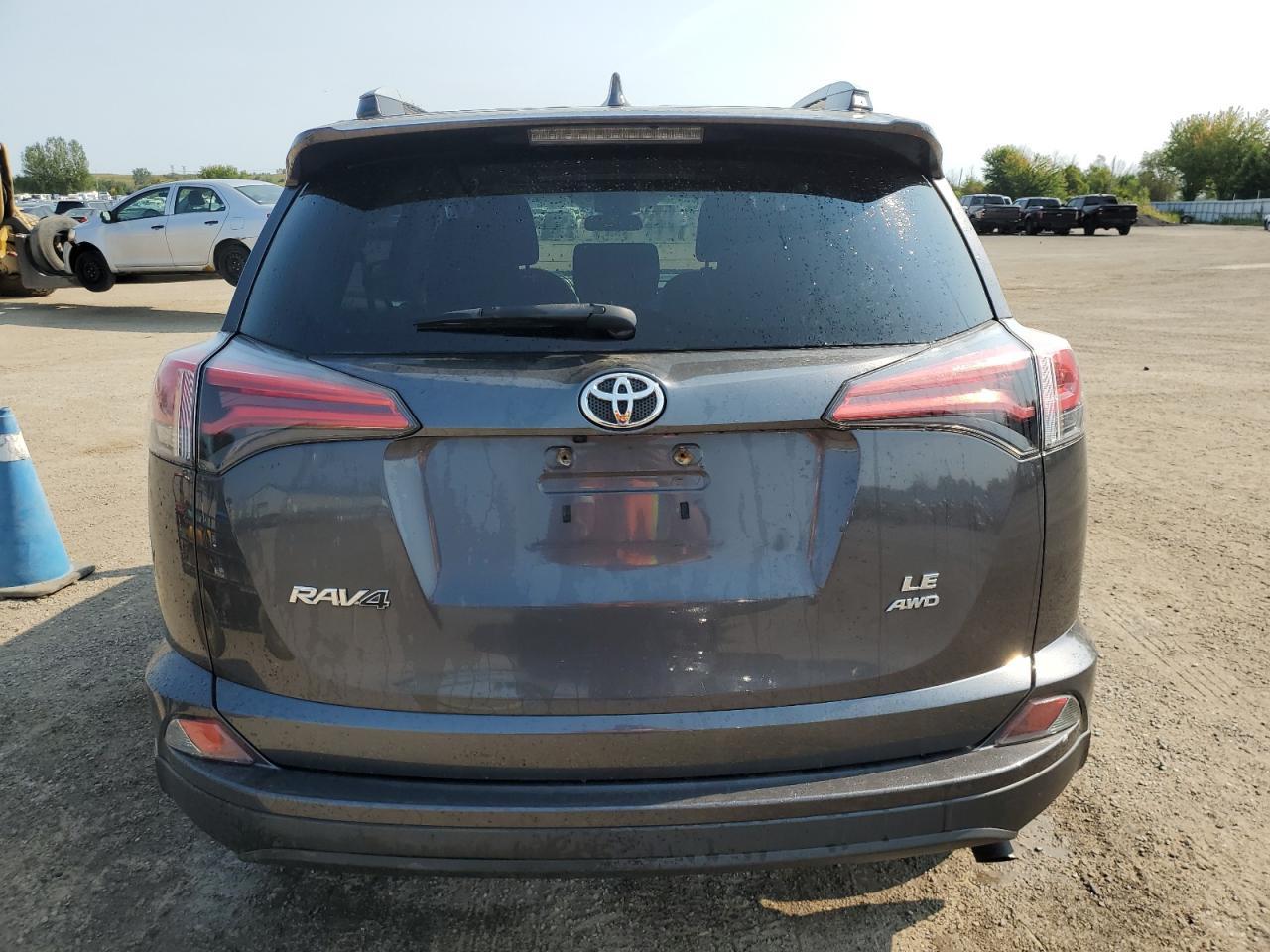 2017 TOYOTA RAV4 LE - Фото 6
