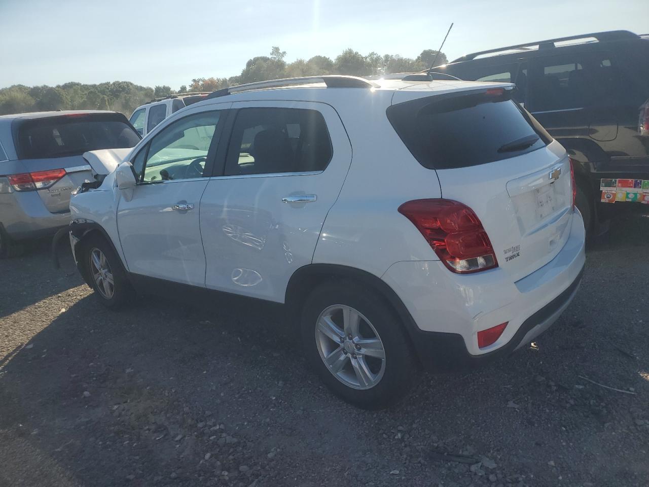2019 CHEVROLET TRAX 1LT - Фото 2