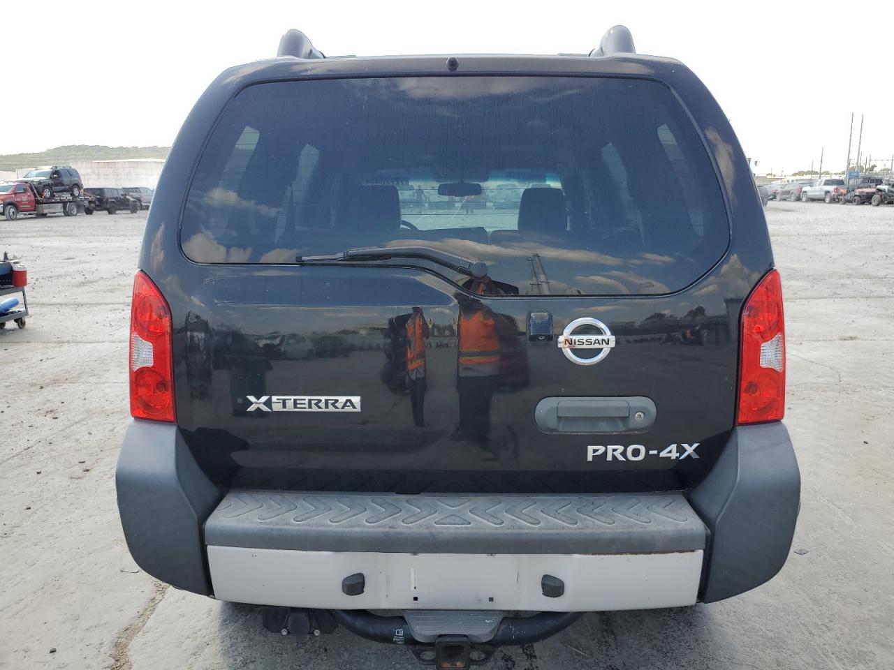 2013 NISSAN XTERRA X - Image 6