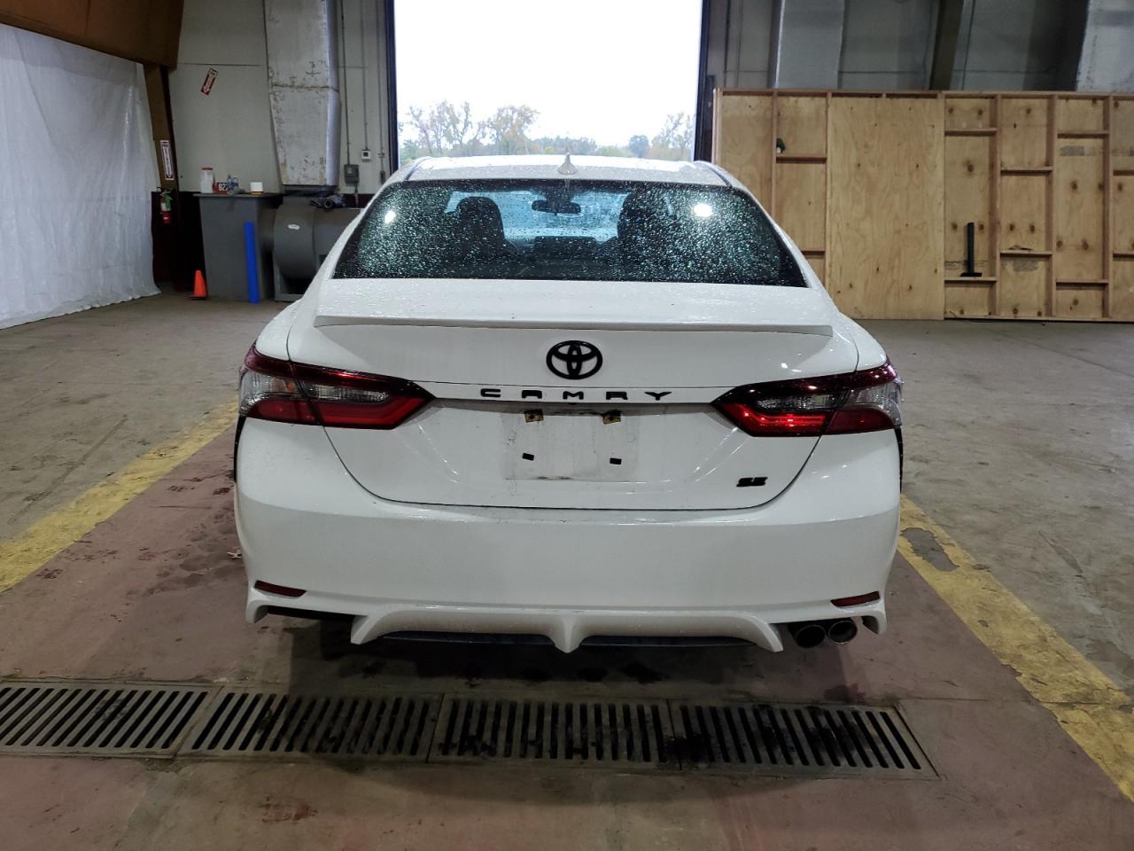 2021 TOYOTA CAMRY SE - Фото 6