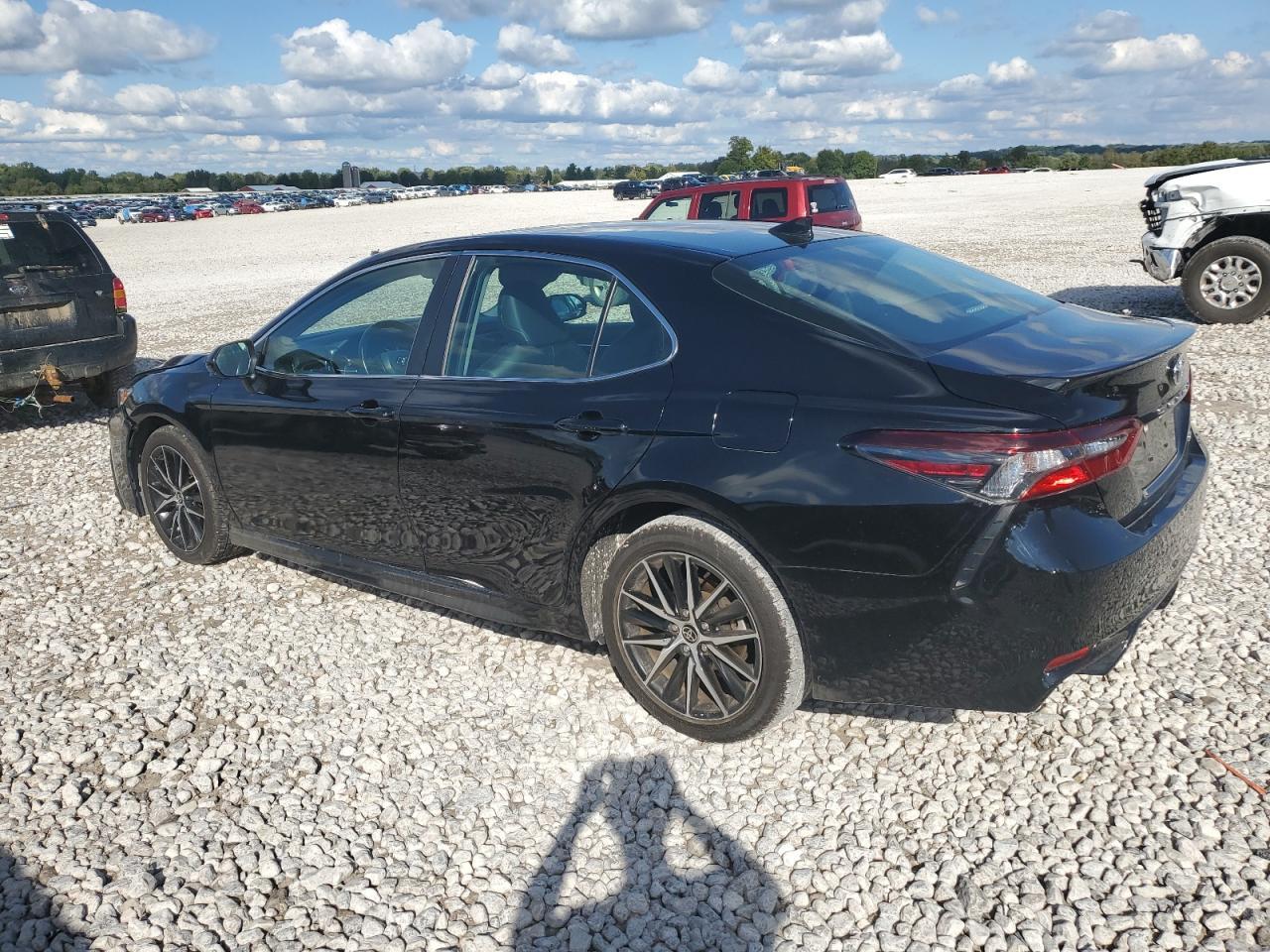 2021 TOYOTA CAMRY SE - Image 2