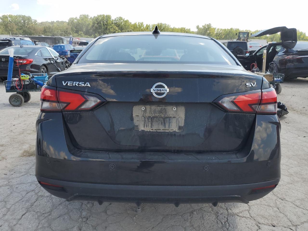 2021 NISSAN VERSA SV - Фото 6