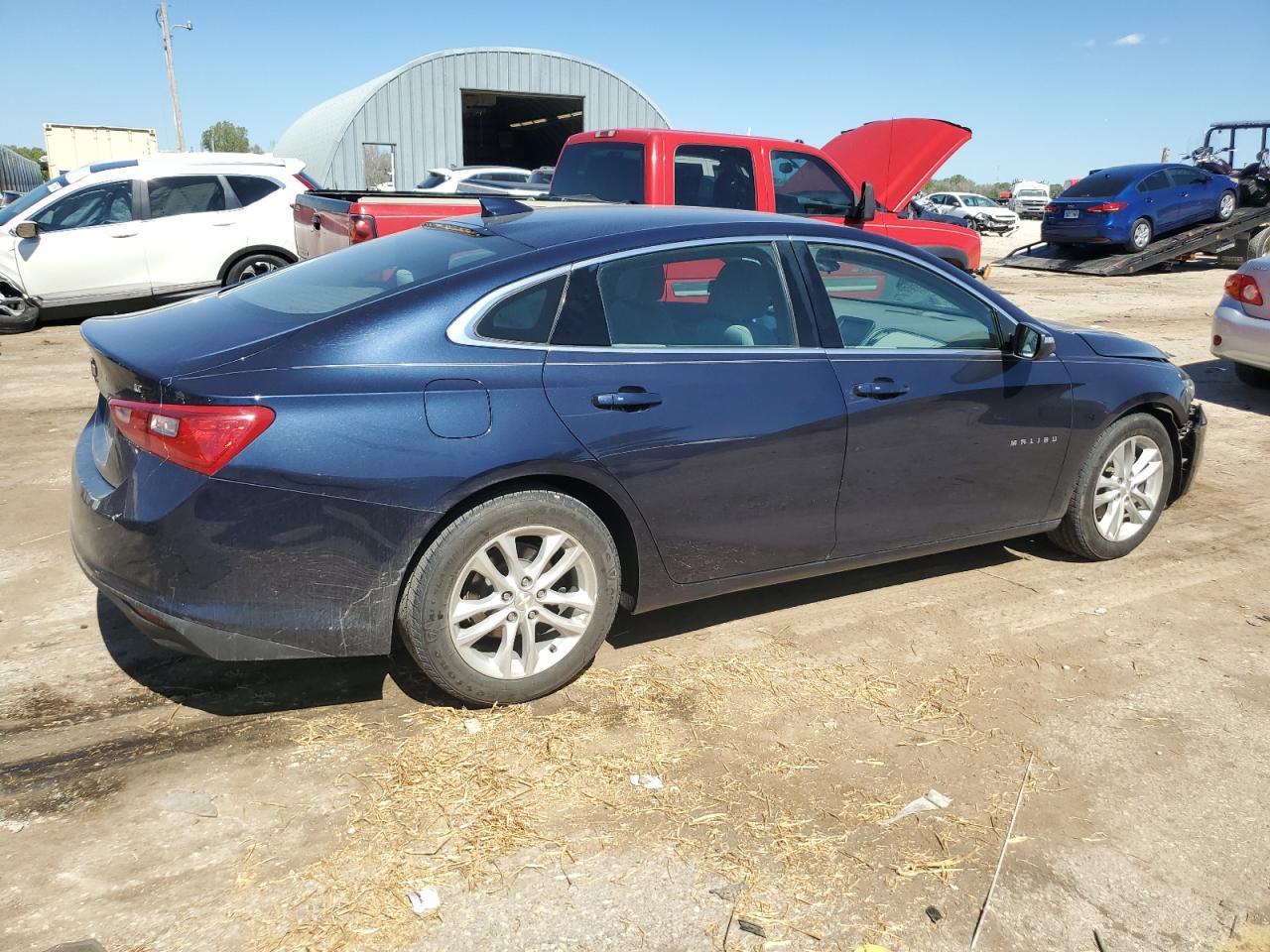 2017 CHEVROLET MALIBU LT - Image 3