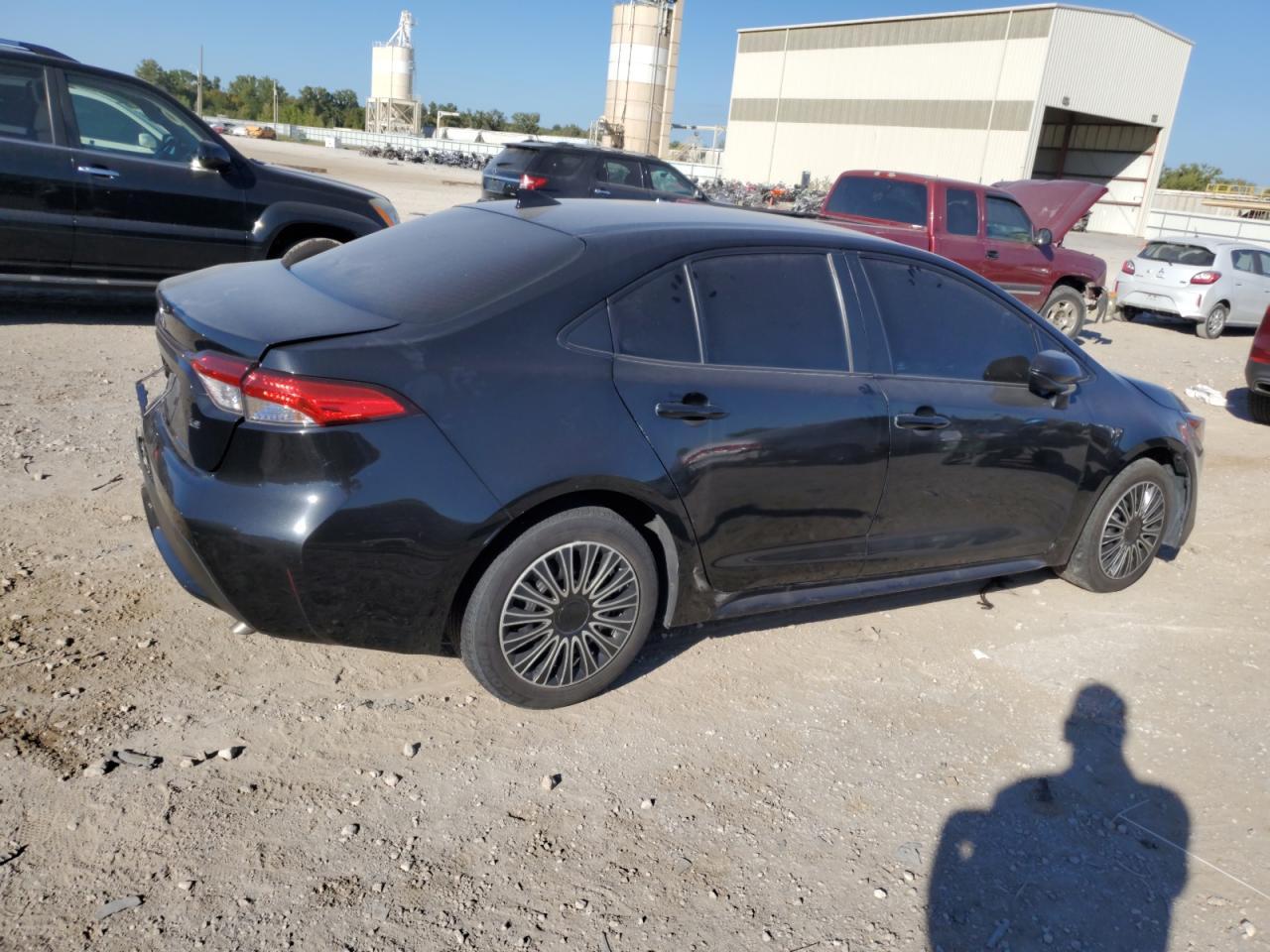 2020 TOYOTA COROLLA LE - Фото 3