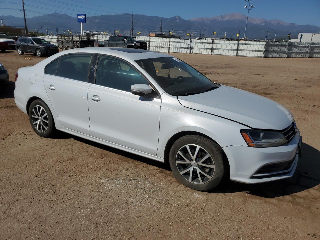 2017 VOLKSWAGEN JETTA SE - Image 4