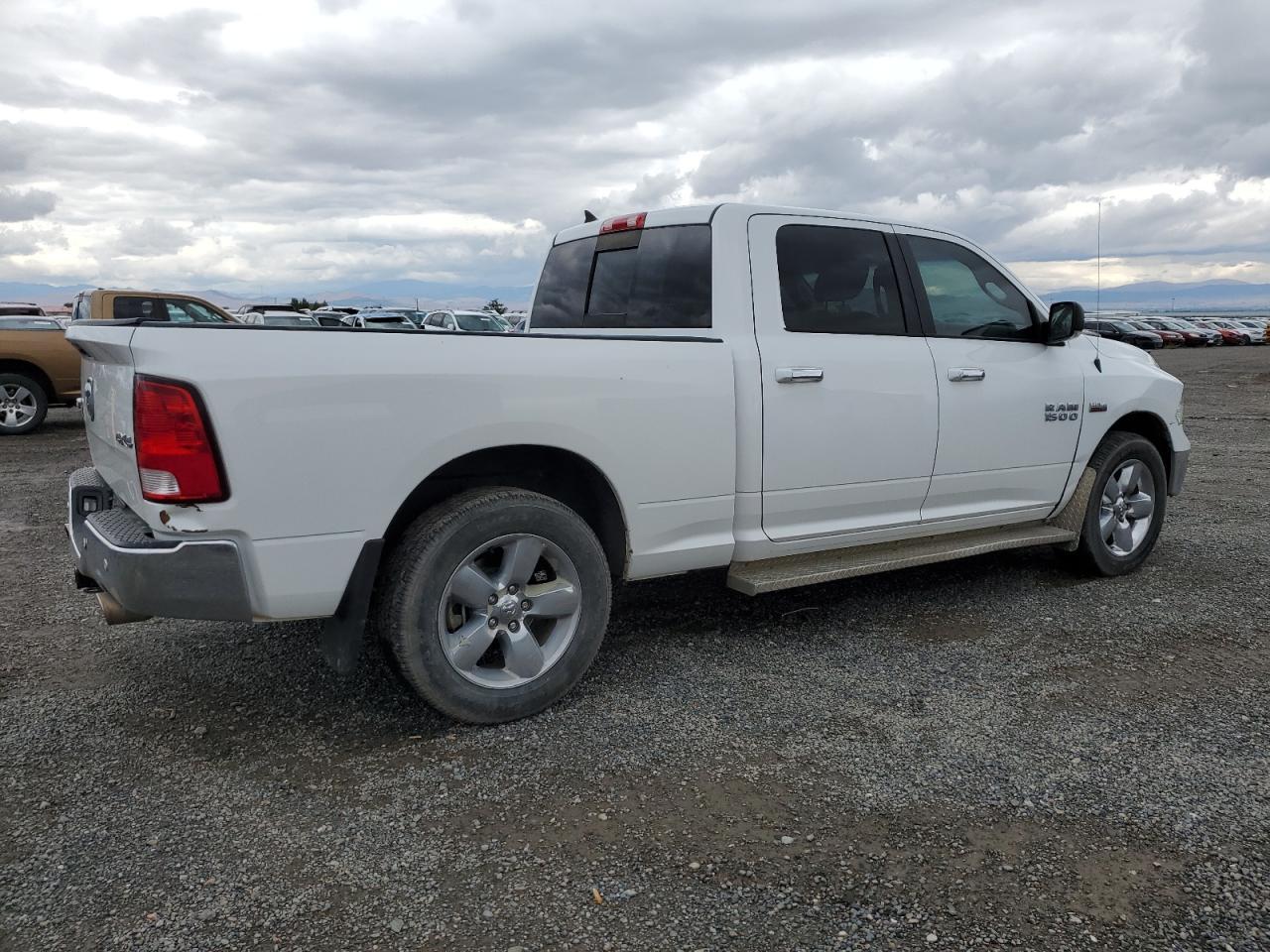 2017 RAM 1500 SLT - Image 3