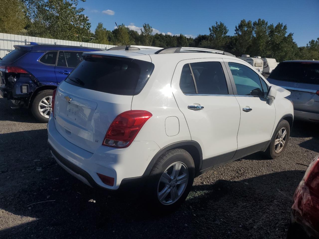 2019 CHEVROLET TRAX 1LT - Фото 3