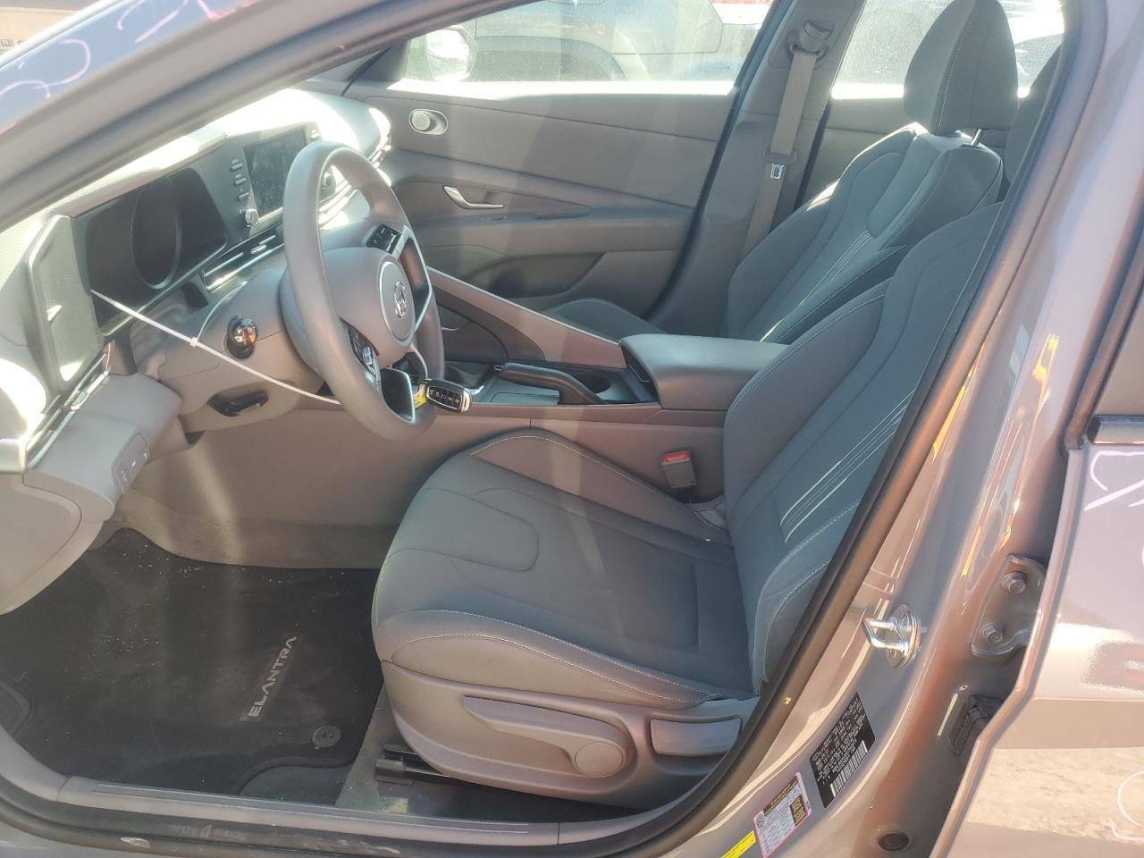 2022 HYUNDAI ELANTRA SE - Фото 7