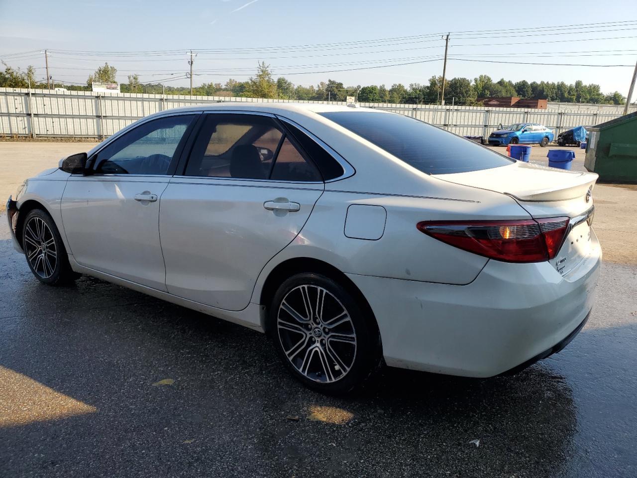 2016 TOYOTA CAMRY LE - Фото 2