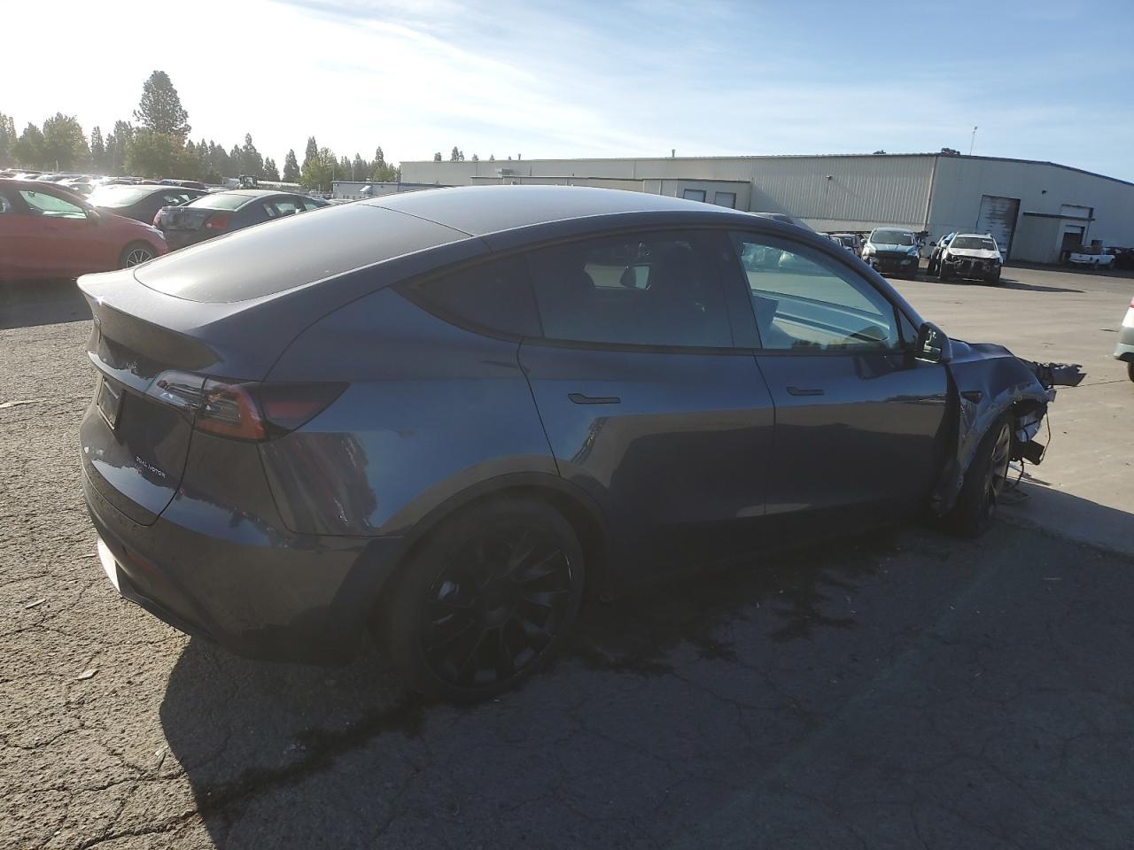 2023 TESLA MODEL Y - Фото 3