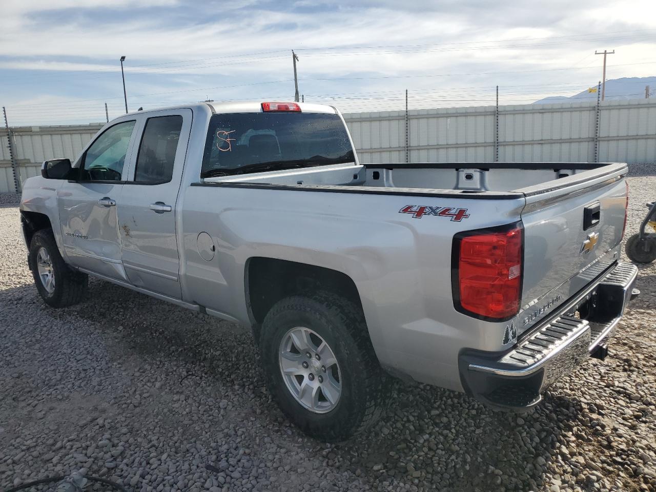2017 CHEVROLET SILVERADO - Фото 2